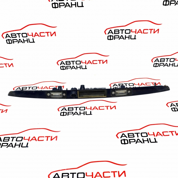 Лайсна над номер Audi A8 3.0 TDI 233 конски сили 4E0827576