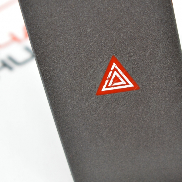 Бутон аварийни светлини Opel Vectra C 1.9 CDTI 150 конски сили 13138255