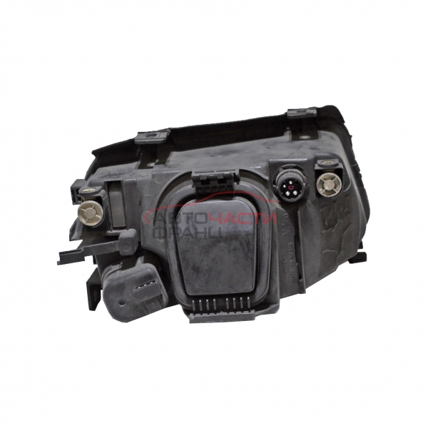 Ляв фар Audi A4 1.8i 125 конски сили