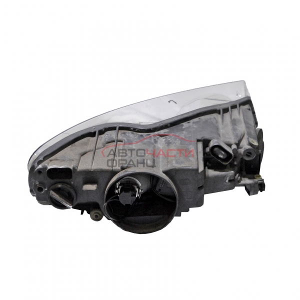 Ляв фар VW Touareg 3.0 TDI 225 конски сили след 2006 г