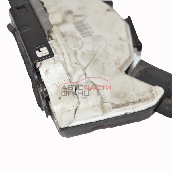 Задна лява брава VW Golf 7 2.0 TDI 150 конски сили 5K4839015Q