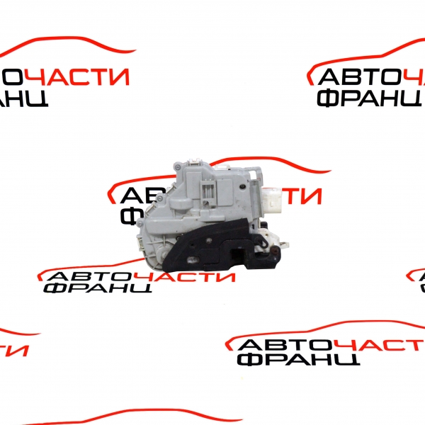 Предна лява брава Audi A1 1.6 TDI 105 конски сили 8X0839015 6 пина