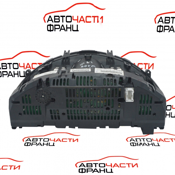 Километражно табло Mercedes C class W204 1.8 CGI  A2049002602