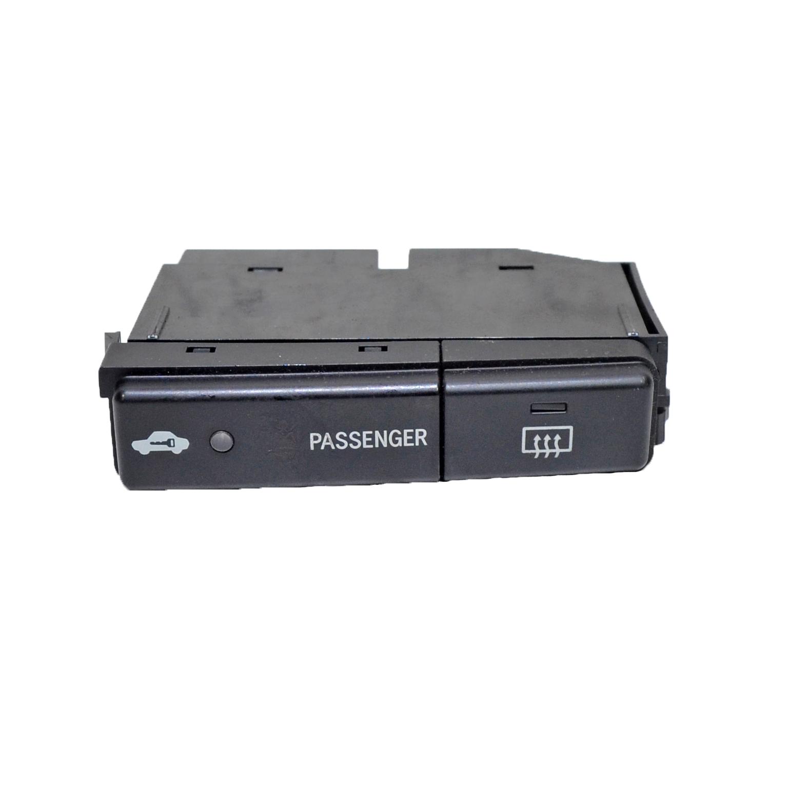 Бутон подгрев стъкло Toyota Avensis 2.2 D-4D 150 конски сили 84790-05110-D