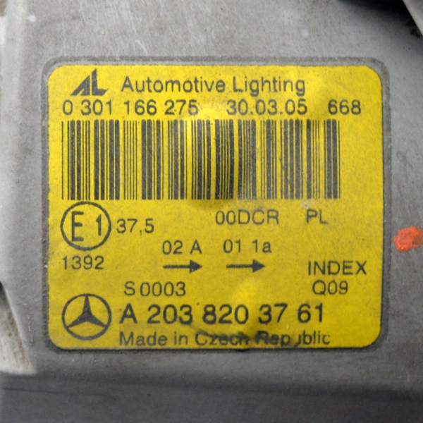 Ляв фар Mercedes C class W203 2.2 CDI 150 конски сили A2038203761