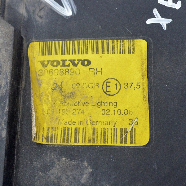 Десен фар Volvo V50 2.4 TDI 163 конски сили 30698890
