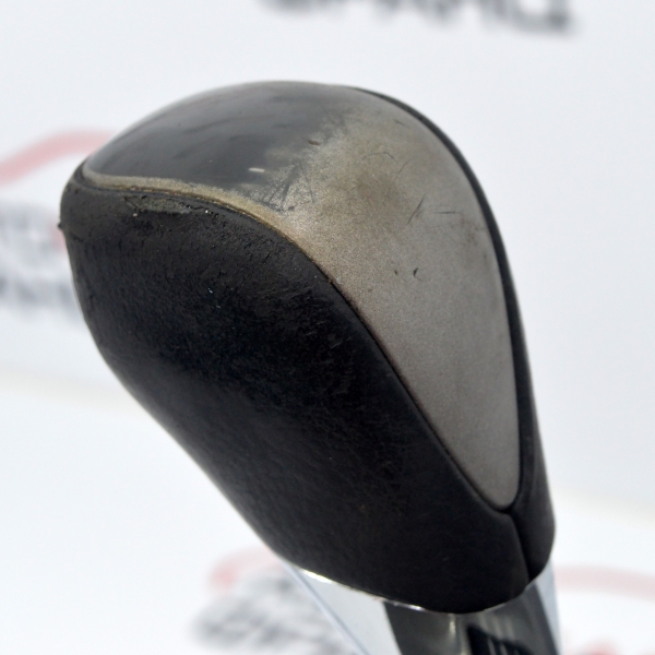 Скоростен лост Toyota Corolla 1.4 D-4D 110 конски сили 89451-52020