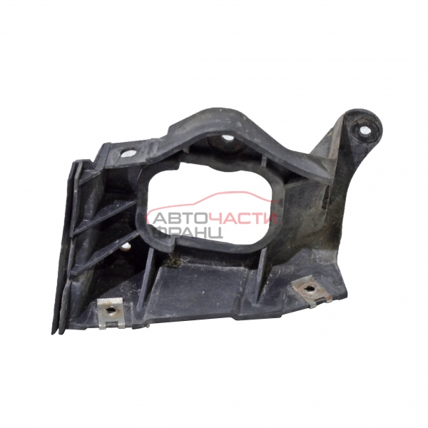 Ляв държач предна броня Audi A6 2.5 TDI 150 конски сили 4B3853921