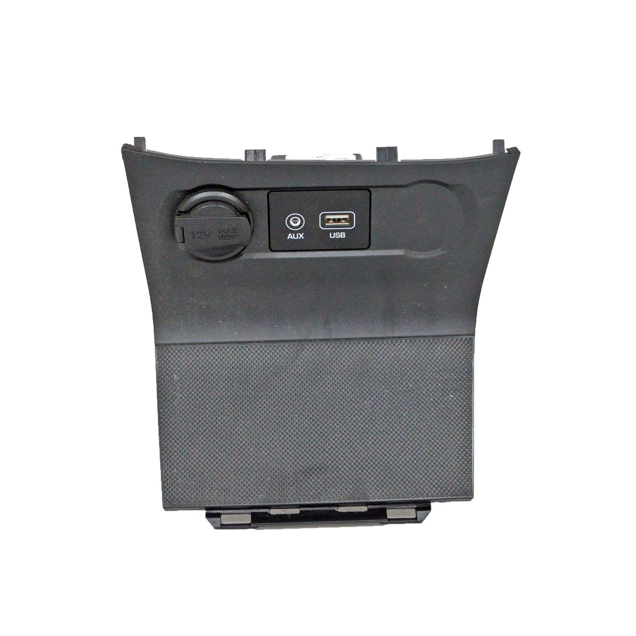 USB AUX порт  Hyundai i20 1.4 i 100 конски сили 96120-C7000