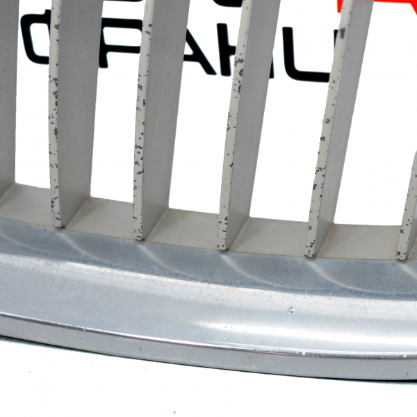 Лява решетка BMW E60 3.0 D 231 конски сили 51137027061