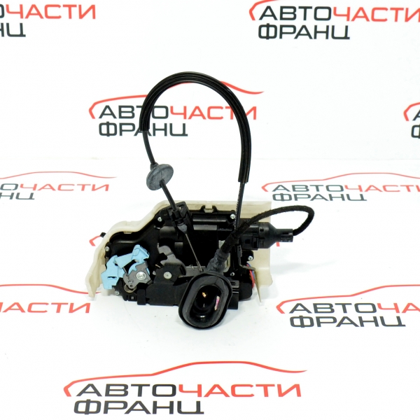 Предна лява брава VW Touran 2.0 TDI 140 конски сили 3D1837015AP