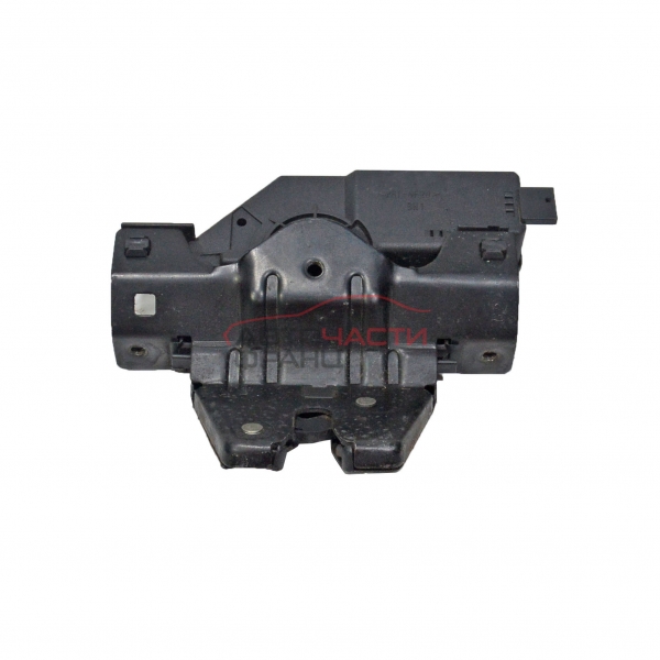 Брава заден капак BMW E60 3.0 D 8196401 4 пина