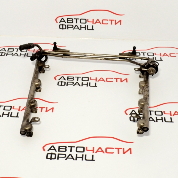 Горивна рейка Audi A8 4.2 i 335 конски сили 077133681AA