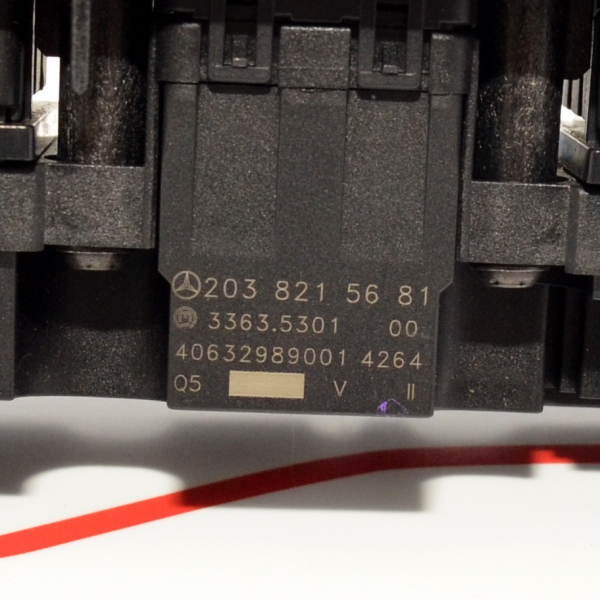 Бутон аварийни светлини Mercedes C class W203 coupe 2.2 CDI 2038215681