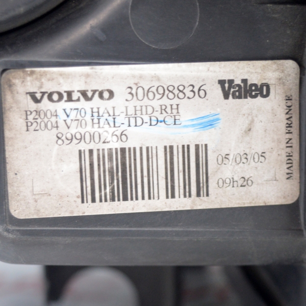 Десен фар Volvo V70 2.4 D5 185 конски сили 30698836