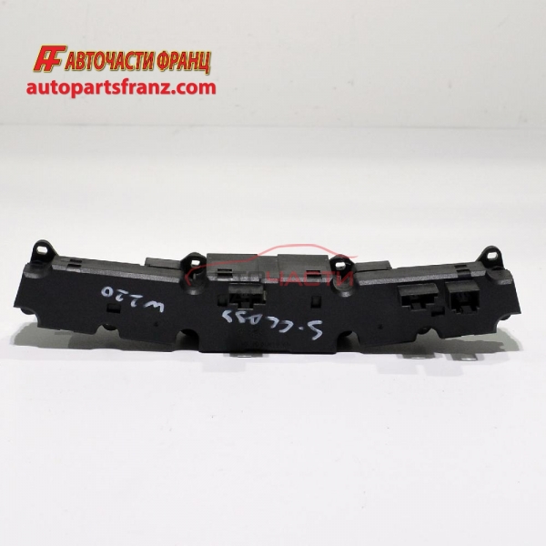 Бутон аварийни светлини Mercedes S-Class W220 3.2 CDI 197 конски сили