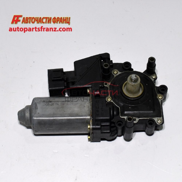 Предно дясно моторче стъклоповдигач Audi A3 1.6 I 101 конски сили